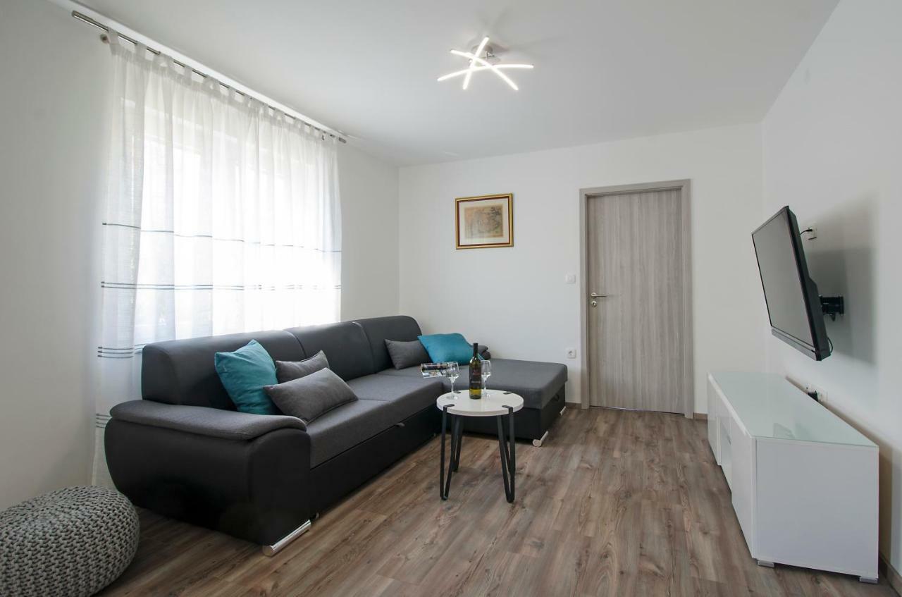Apartment Pula R&D Eksteriør bilde