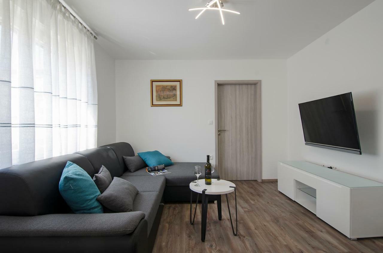 Apartment Pula R&D Eksteriør bilde